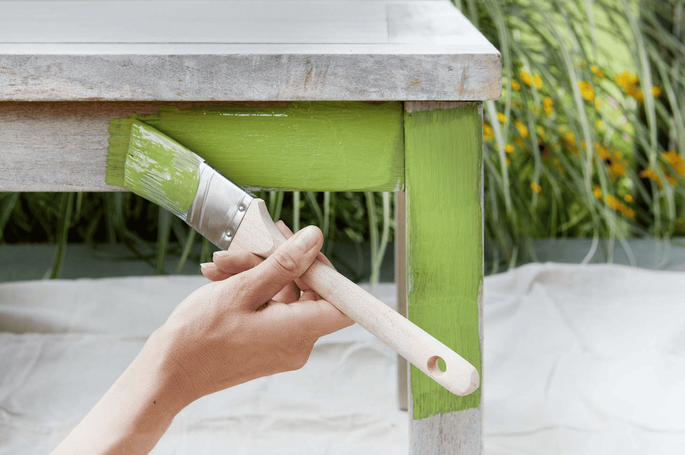 Painting table with the chalk green paints